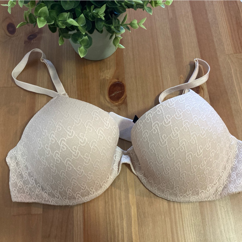 Victorias Secret very sexy nude bra 38C